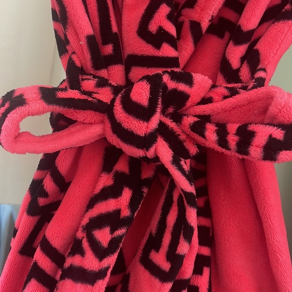 Pink Victoria Secret Robe - Picture 3 of 8